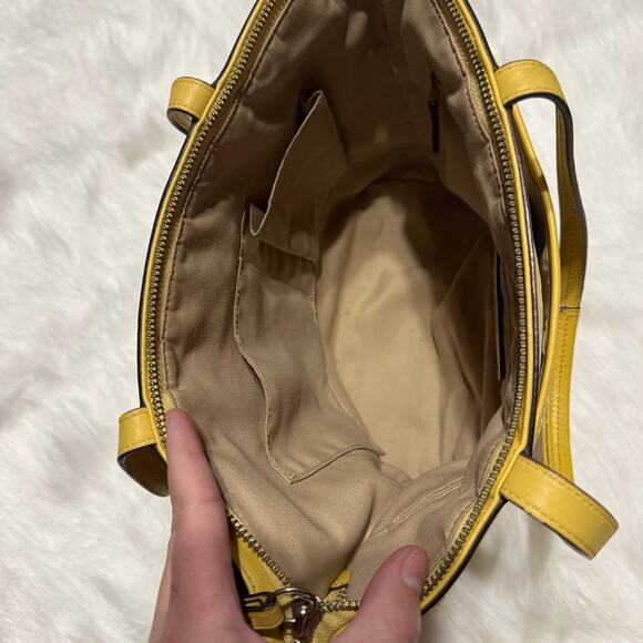 B1.COACH F21941 Yellow Perforated Leather Tote Shoulder Bag GUC - Picture 7 of 15